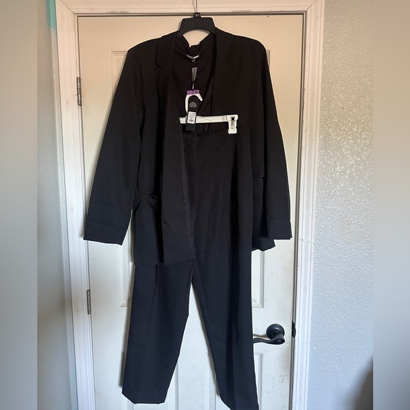 FASHION NOVA Into the Office Pant Set - Picture 4 of 7